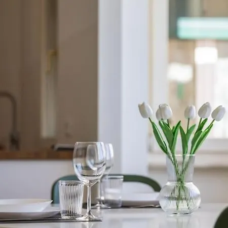 Effe's Apartment- Arya Seaview -parcheggio Gratuito شقة ألاسيو