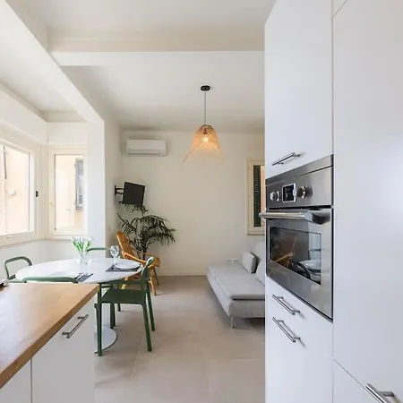 Effe's Apartment- Arya Seaview -parcheggio Gratuito شقة *