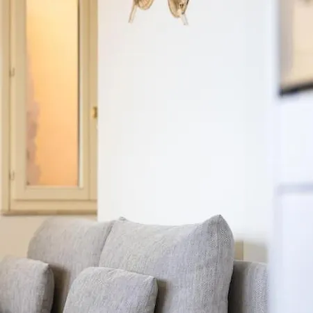 Effe's Apartment- Arya Seaview -parcheggio Gratuito شقة ألاسيو