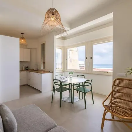 דירה Effe's Apartment- Arya Seaview -parcheggio Gratuito