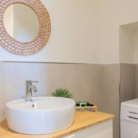 Effe's Apartment- Arya Seaview -parcheggio Gratuito Alassio