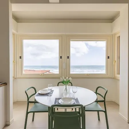 Effe's Apartment- Arya Seaview -parcheggio Gratuito * Alassio