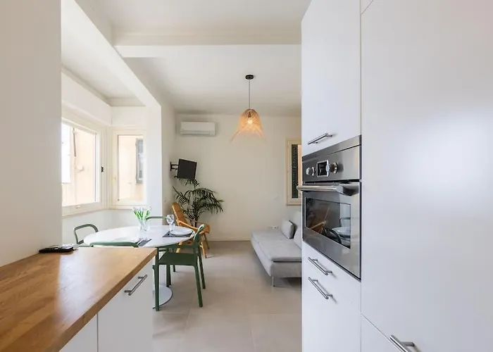 Effe's Apartment- Arya Seaview -parcheggio Gratuito شقة *