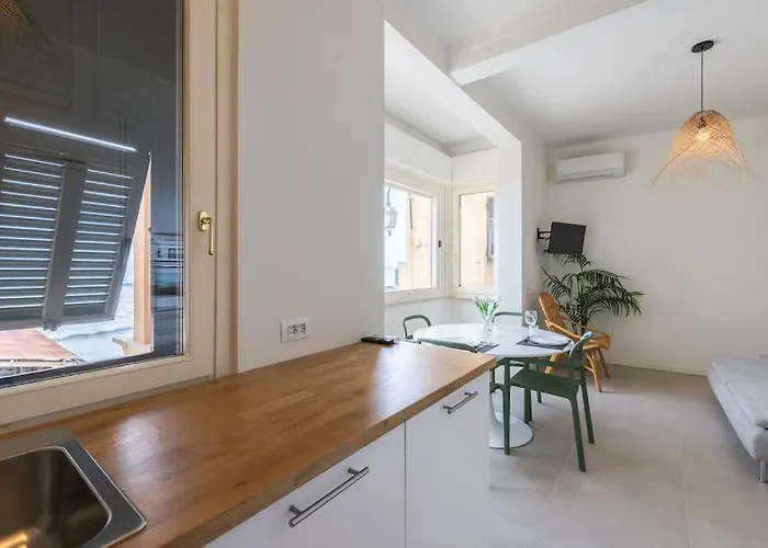 Effe's Apartment- Arya Seaview -parcheggio Gratuito شقة *