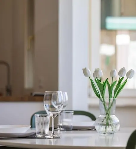 Effe's Apartment- Arya Seaview -parcheggio Gratuito شقة ألاسيو